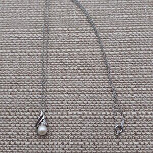 18 Inch Sterling Silver Cubic Zirconia And Pearl Necklace A2964